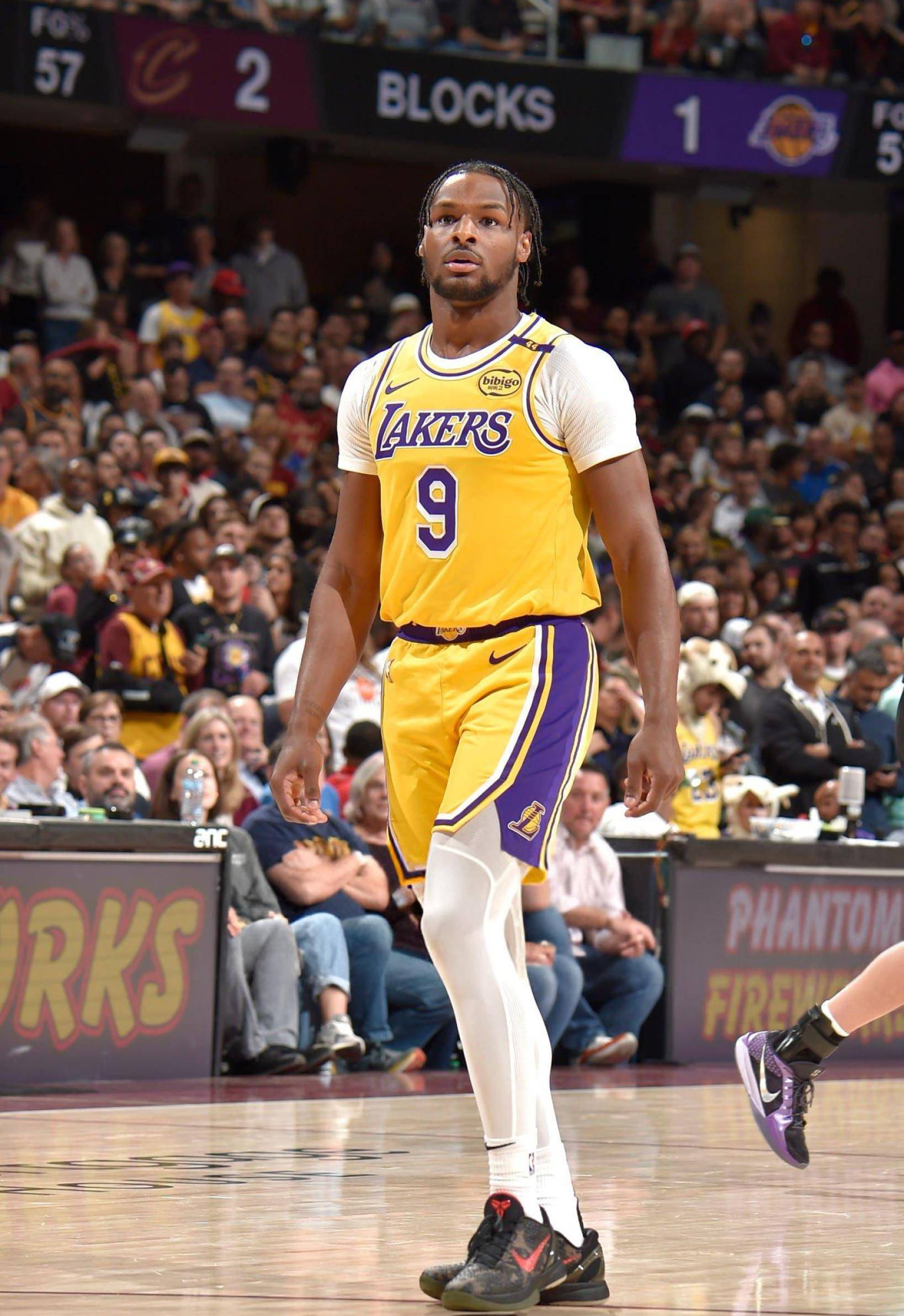 詹姆斯-琼斯离开太阳出任NBA执行副总裁的简单介绍