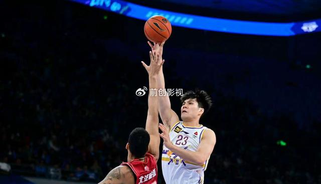 包含陈国豪加盟广东希望不大；朱总续约黄荣奇，锁定前江苏的词条