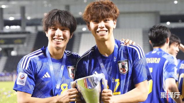 日本足球10亿先生！20岁天才后卫登陆热刺！仅用3年从高中到英超